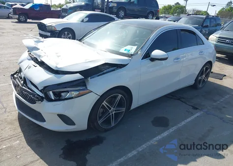 2020 Mercedes-Benz A 220 z USA, uszkodzony, nr VIN W1K3G4EB6LJ202811